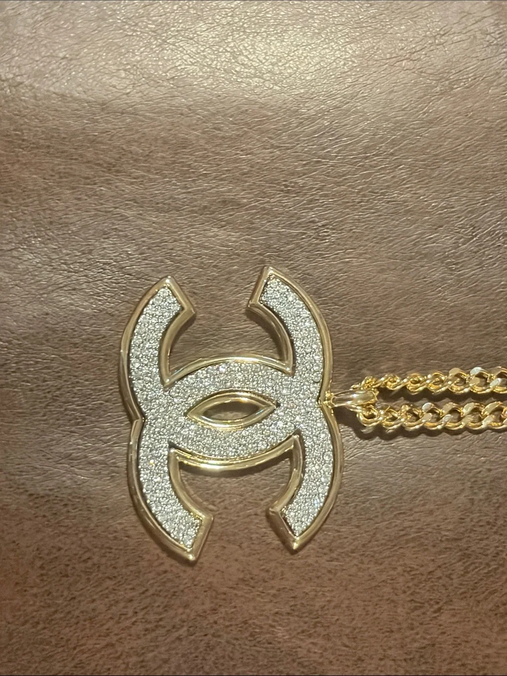 ✨🪩  🆕 CC Pendant Necklace  🪩✨